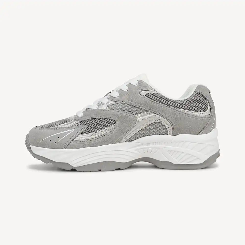 Women's High Energy Lace Up Sneaker
