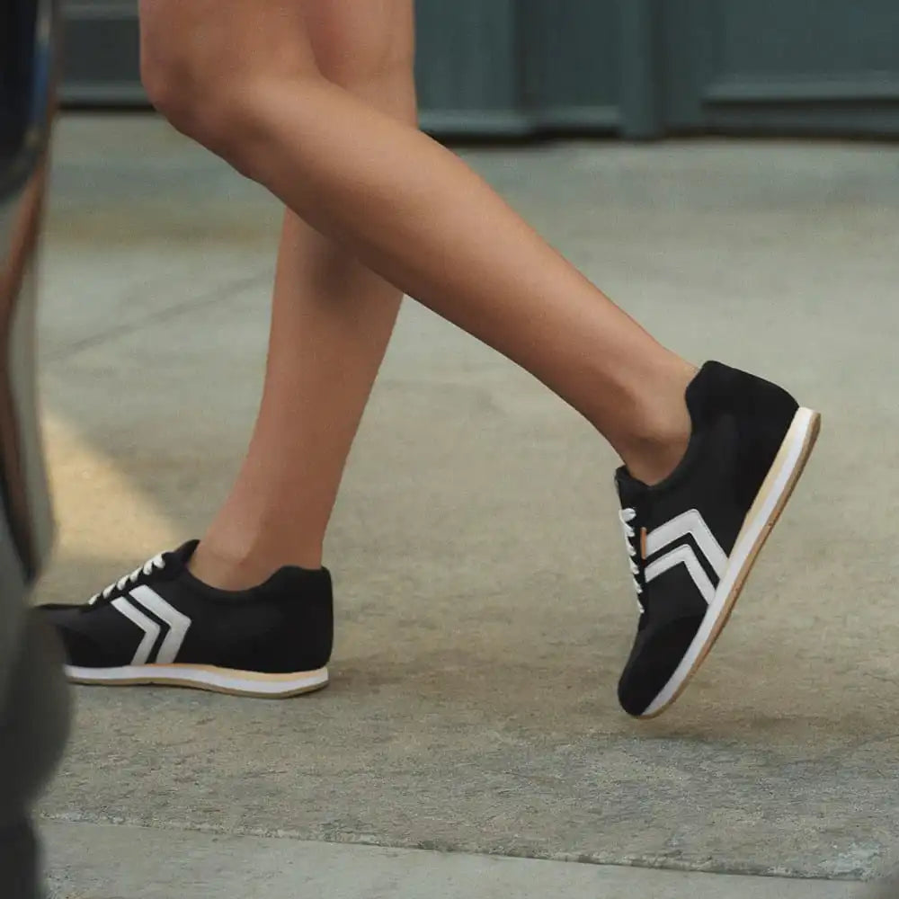 Women's Comeback Sneaker