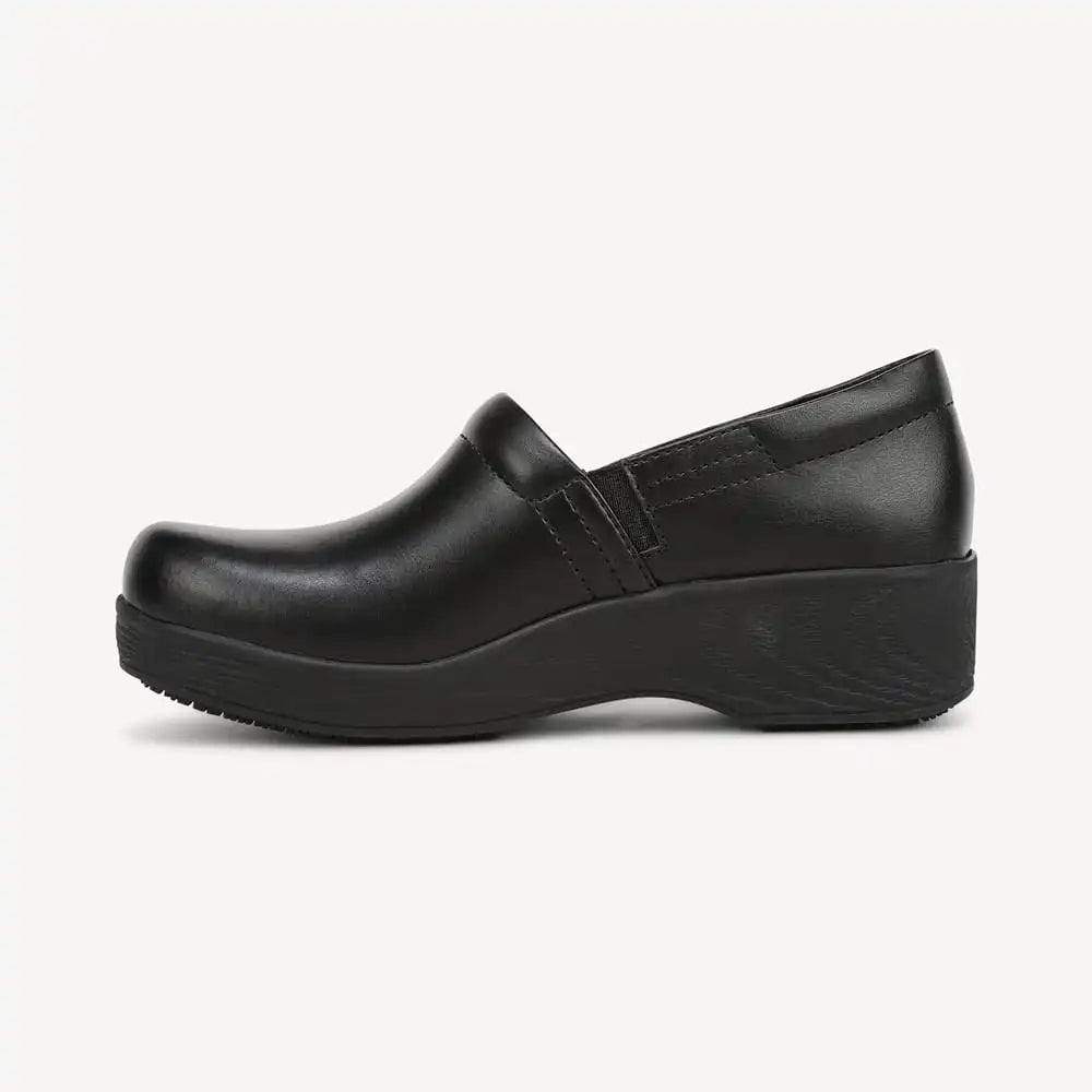 Women's Dynamo Lite Slip Resistant Slip On