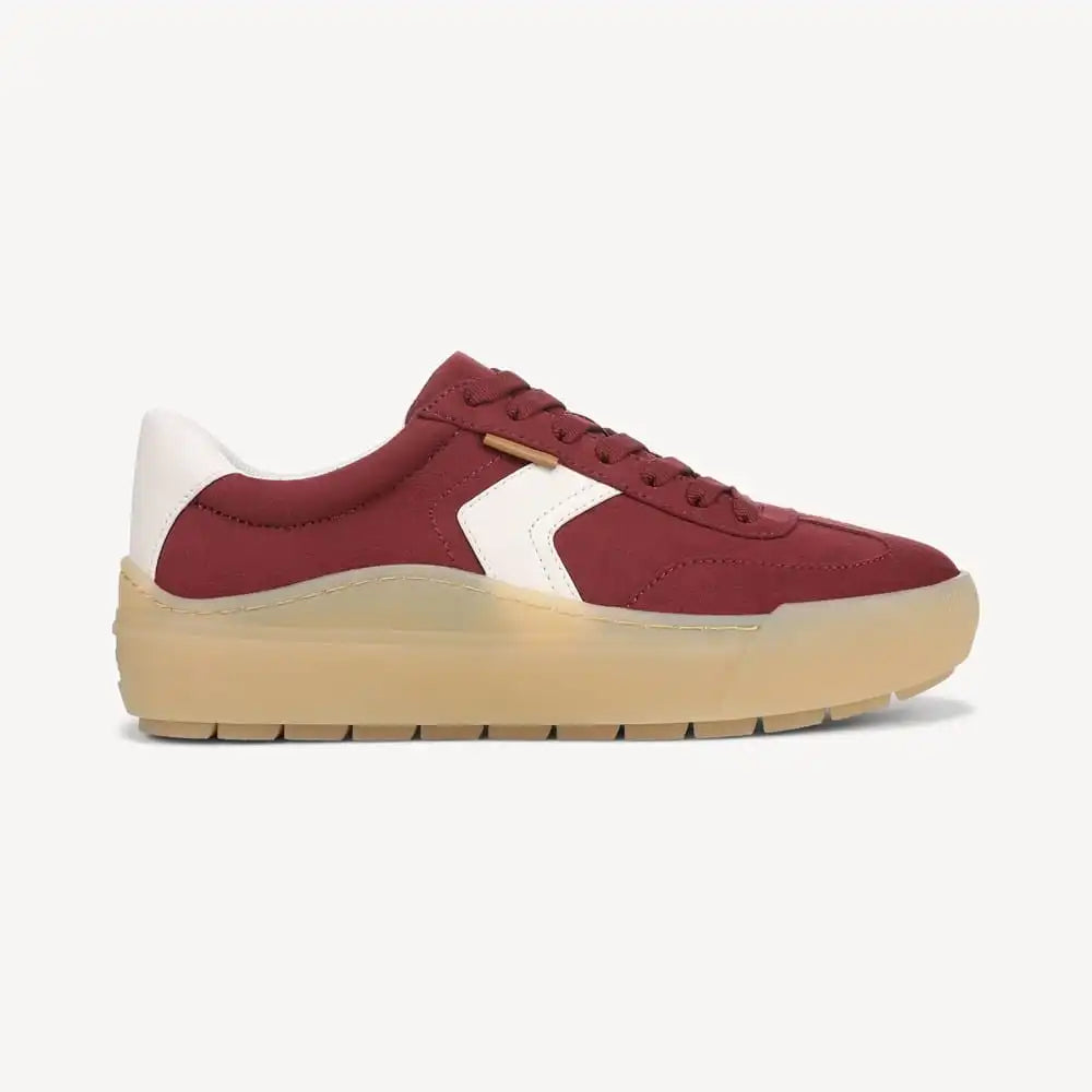 Women's Time Off Win Lace Sneaker